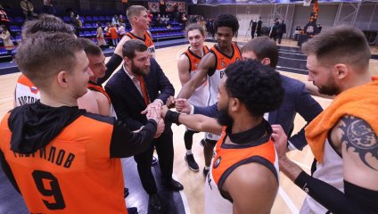 Скомканный старт, сюрприз от МБА и результативная феерия «Буревестника»