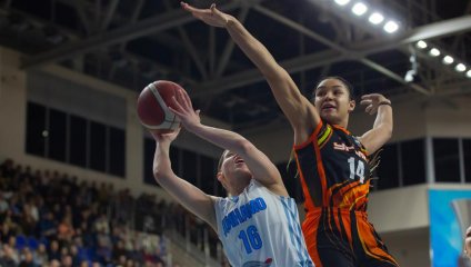 Чемпион остановил Вадееву, но не УГМК