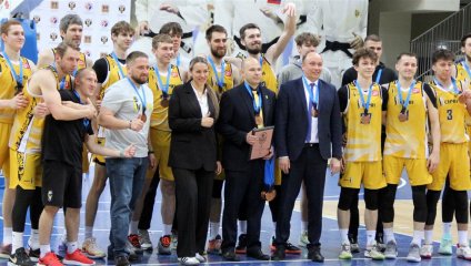Бронзовые «Русичи»