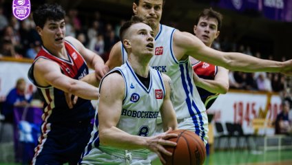 "Новосибирск" обыгрывает "Барнаул"