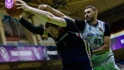 "Новосибирск" обыгрывает "Барнаул"