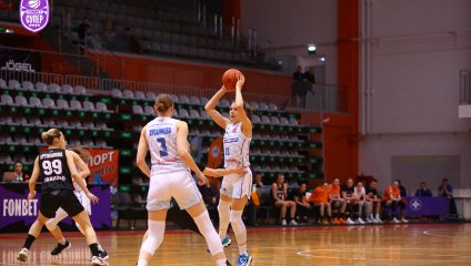 «Энергия» поднимается в тройку лидеров