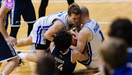 "Новосибирск" проиграл одному из лидеров чемпионата