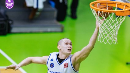 "Новосибирск" проиграл одному из лидеров чемпионата