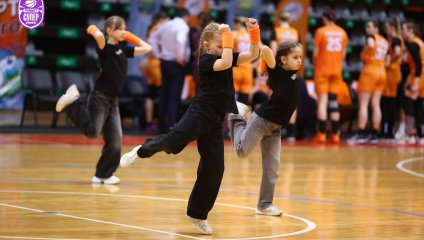 «Энергия» победно начинает выступление в плей-офф