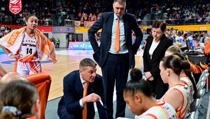 УГМК ярко начал год с разгромной победы