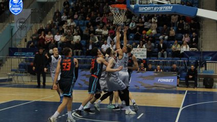 «Десна» побеждает и выходит на первое место