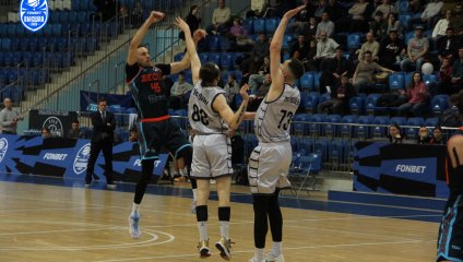 «Десна» побеждает и выходит на первое место