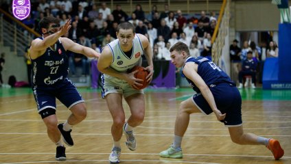 "Новосибирск" уступает дома