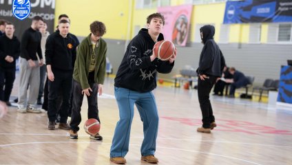 «ЧГУ-Атланта» уступила «Енисею-2» во втором матче серии