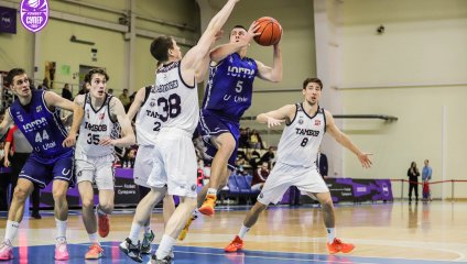 "Тамбов" в напряженном матче уступает дома