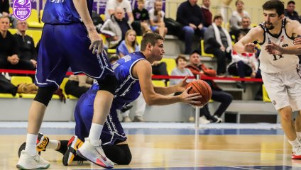 "Тамбов" в напряженном матче уступает дома