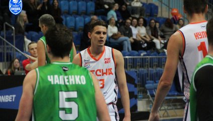 «Десна» уверенно забирает первый матч с «Динамо-МГТУ»