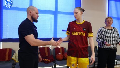 «Надежда-2» терпит поражение от «Платова-РГЭУ»