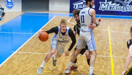 «Русичи» начали полуфинал с победы