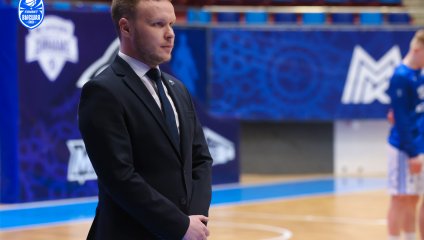 «Русичи» начали полуфинал с победы