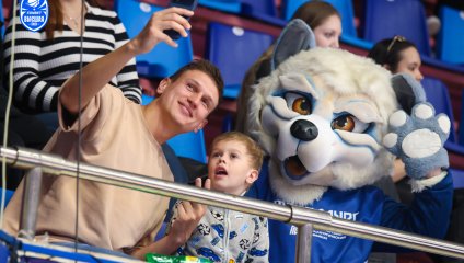 «Русичи» начали полуфинал с победы