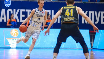 «Русичи» начали полуфинал с победы