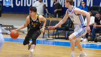 «Русичи» начали полуфинал с победы