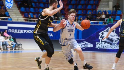 «Русичи» начали полуфинал с победы