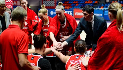 «Динамо» побеждает в московском дерби