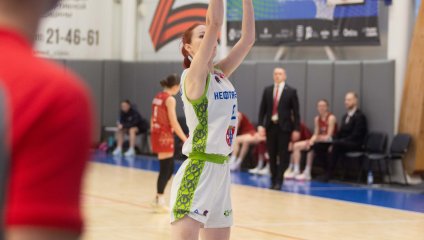 «Нефтяник-Титан-2» обыгрывает лидера