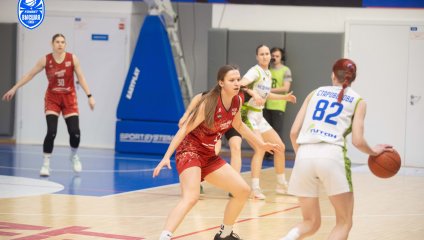 «Нефтяник-Титан-2» обыгрывает лидера