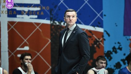 Сине-бело-голубые обыгрывают «Новосибирск» при родных трибунах