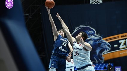 Сине-бело-голубые обыгрывают «Новосибирск» при родных трибунах