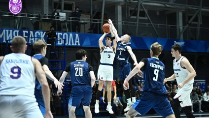 Сине-бело-голубые обыгрывают «Новосибирск» при родных трибунах