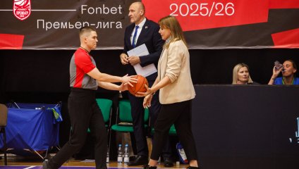 "НИКА-Лузалес" дома справилась с гостями из Омска