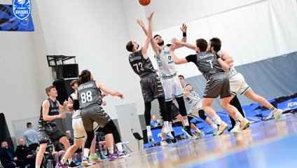 «ТСК-УРАЛ-УрГУПС» добывает победу у «Нефтехимика»