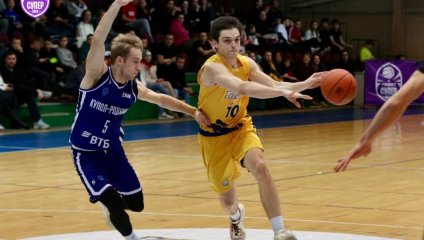 «БАРС-РГЭУ» уступил «Куполу-Родникам» в напряжённом матче