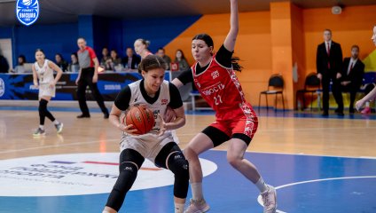 «Славянка-ЧКПЗ» в напряженной борьбе уступила «Юности»