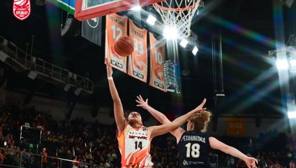 «Лисицы» дожали «Динамо» в упорной борьбе и приблизились к титулу