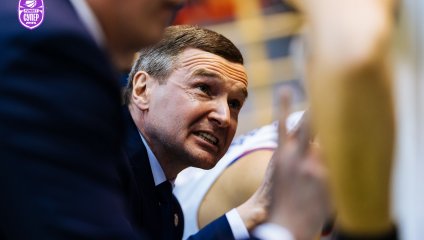 "Новосибирск" уверенно побеждает в первой домашней игре