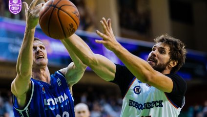 "Новосибирск" уверенно побеждает в первой домашней игре