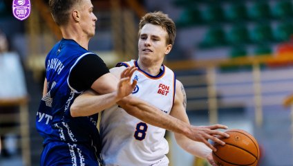 "Новосибирск" уверенно побеждает в первой домашней игре