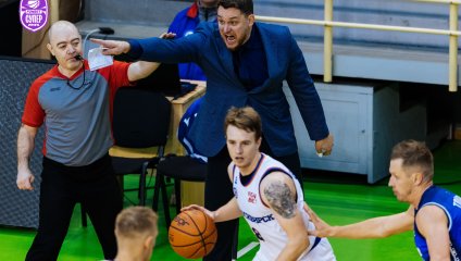 "Новосибирск" уверенно побеждает в первой домашней игре