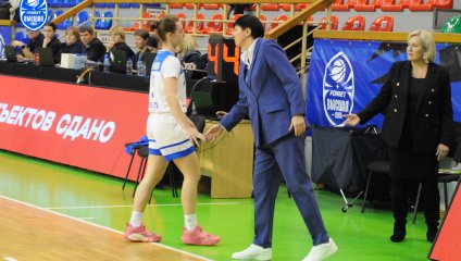 «ЧГУ-Атланта» побеждает хозяек площадки