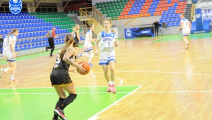 «ЧГУ-Атланта» побеждает хозяек площадки