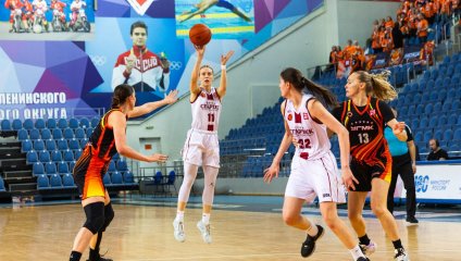 "УГМК" сильнее "Спарты энд К". 2:0 в четвертьфинальной серии