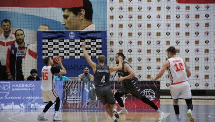 «Десна» побеждает и выходит на первое место