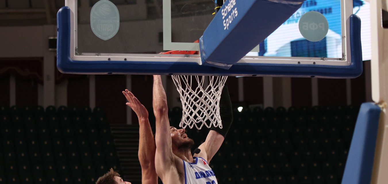 Грозненское "Динамо" дома обыграло "Барнаул"