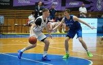 "Барнаул" дома уступил "Металлургу"