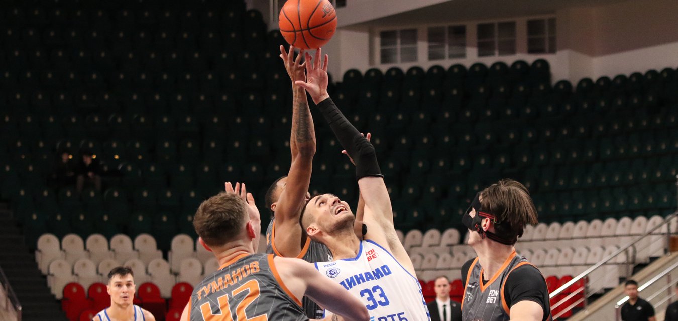 Грозненскому «Динамо» не удалось обыграть лидера чемпионата