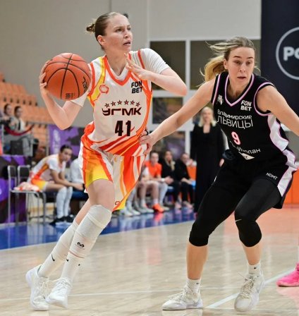 Младшие «лисицы» не смогли взять реванш у «львиц»