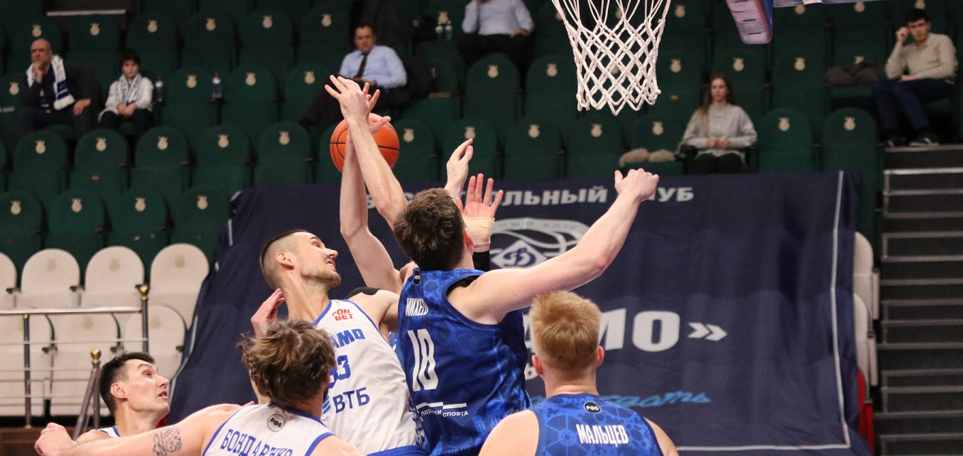 Грозненское "Динамо" уверенной победой над "Металлургом" завершает календарный год