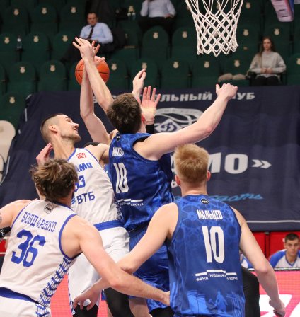 Грозненское "Динамо" уверенной победой над "Металлургом" завершает календарный год