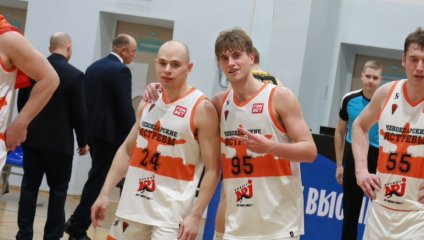 "Чебоксарские ястребы" уверенно обыгрывают "Русичей"